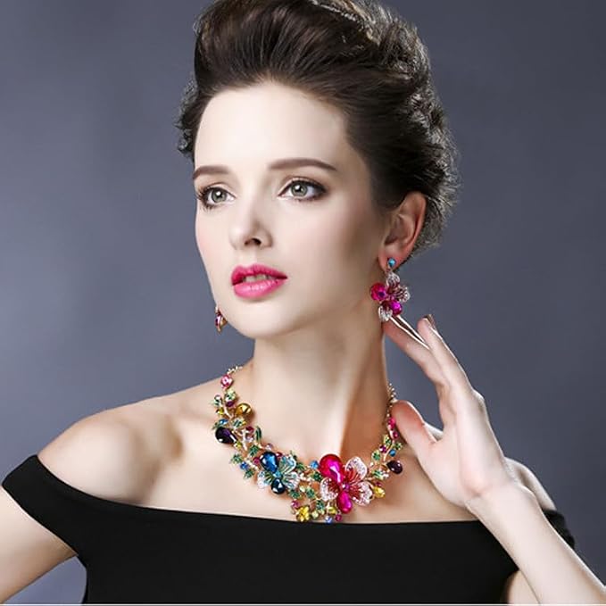 Traditional pendent necklace