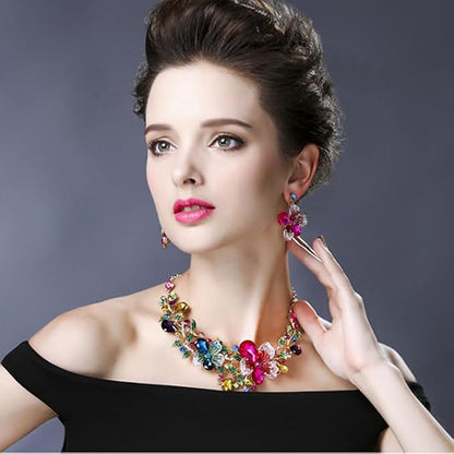 Traditional pendent necklace