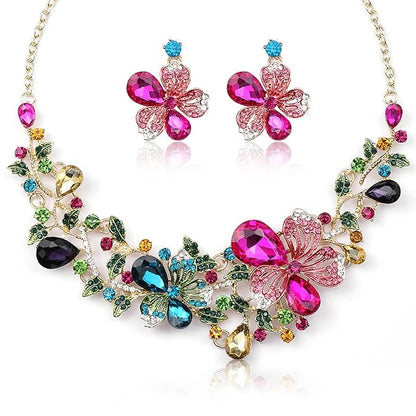 Traditional pendent necklace